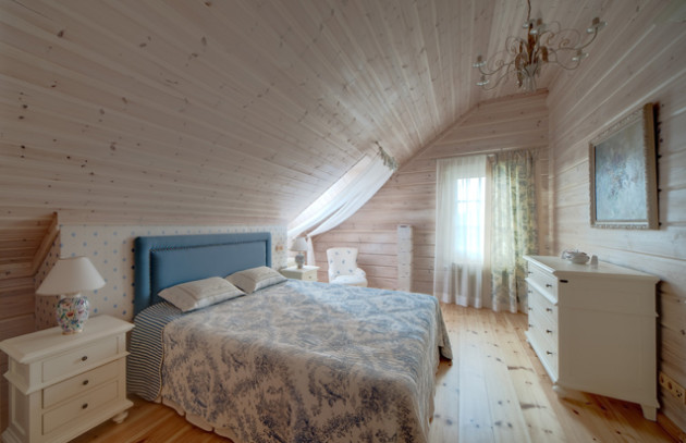 Фото: спальня в стиле прованс на мансарде