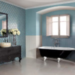 Серый и голубой в интерьере ванной комнаты