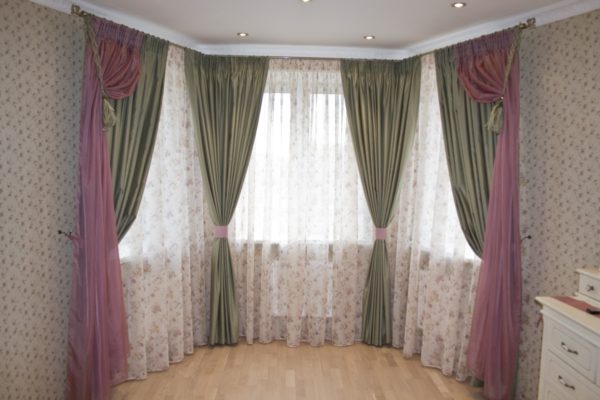 Элегантные шторы для окон гостиной